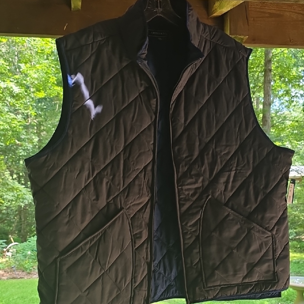 Crown & Ivy Black Quilted Vest with Stand-Up Collar